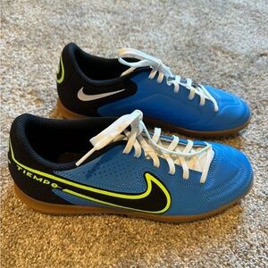Nike Tiempo indoor soccer shoes, size 7.5 men’s.
